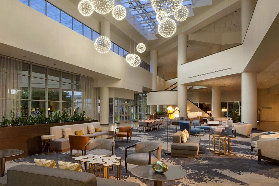 Sheraton Arlington Hotel Lobby