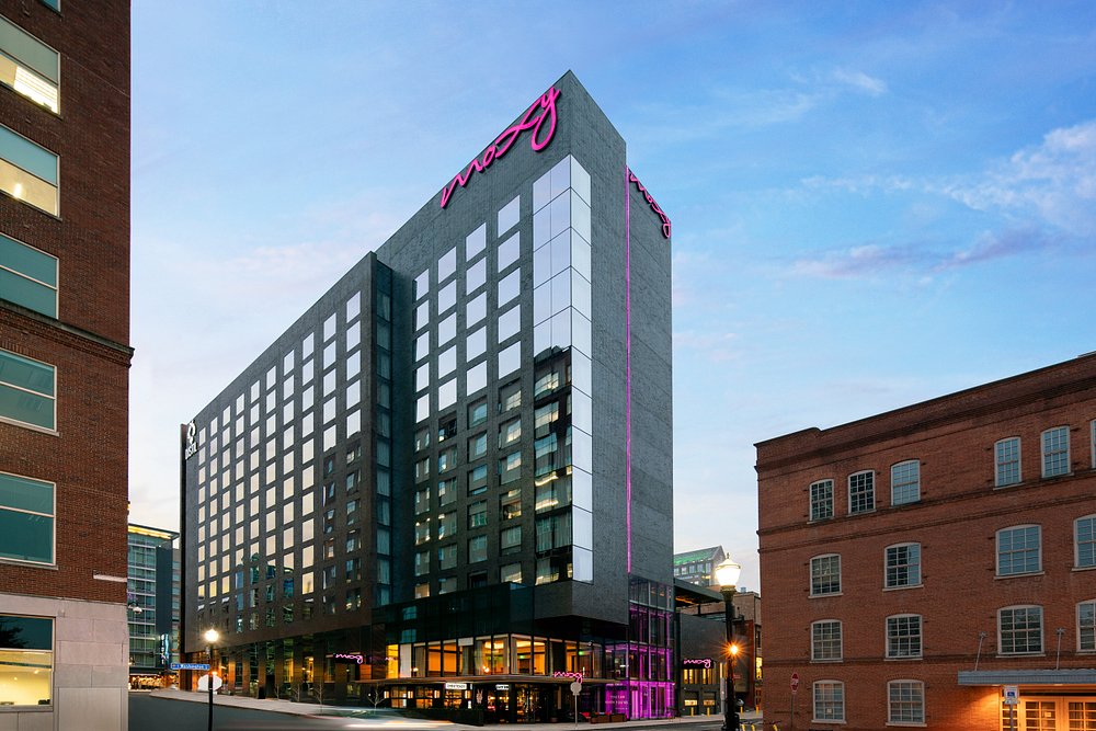 3 night Moxy Downtown Louisville (2027)