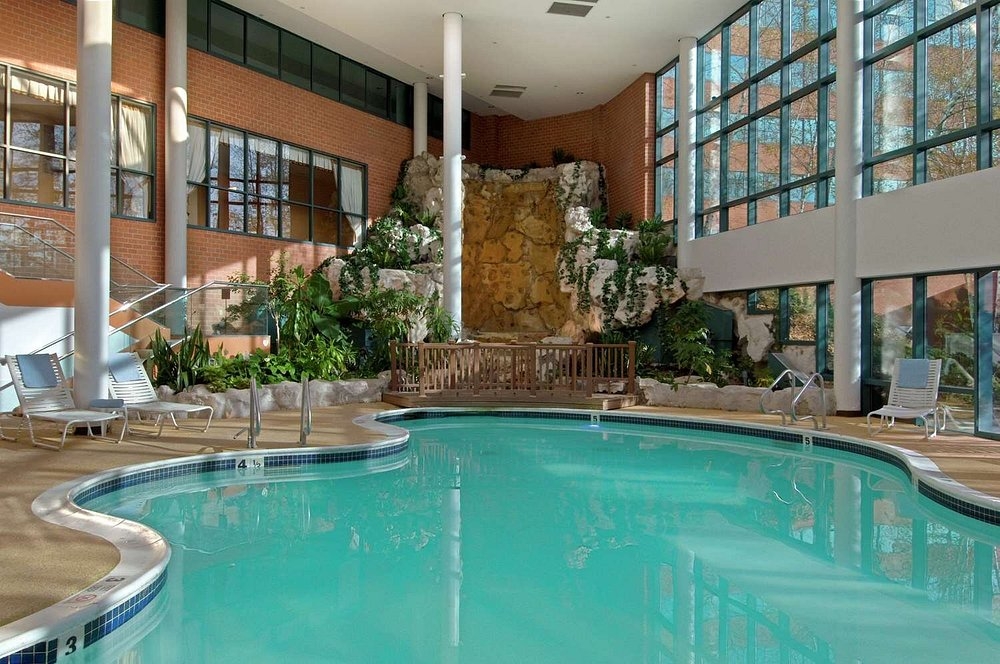Hilton Long Island Pool