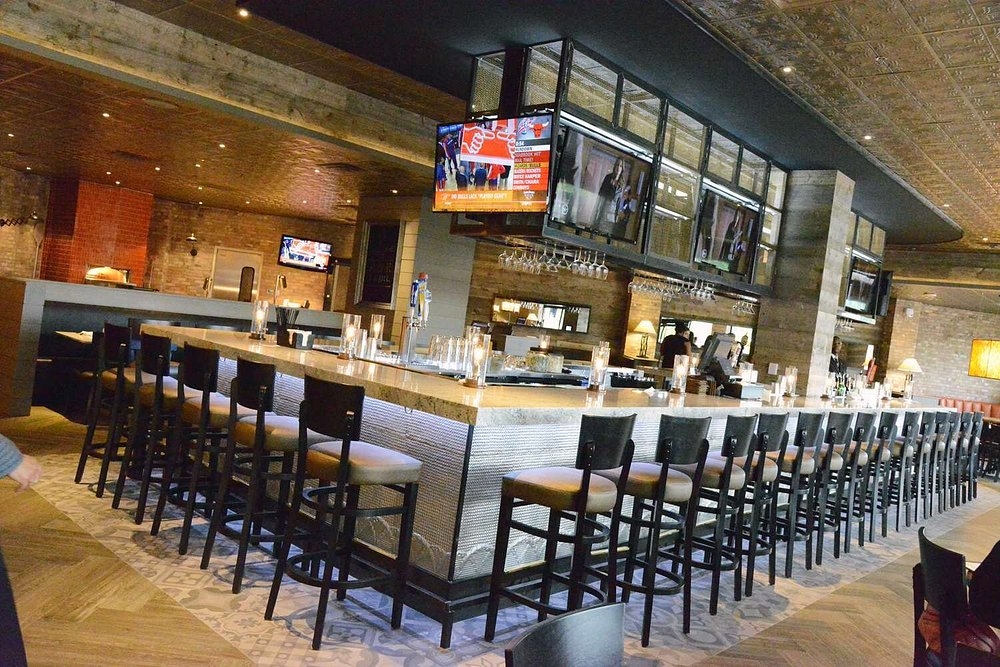 R Bar at Hilton Arlington
