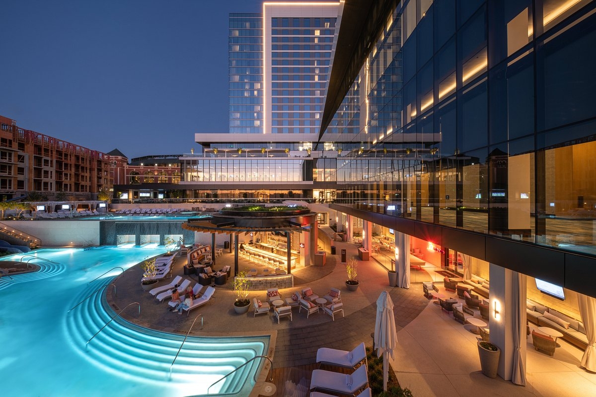Loews Hotel Arlington Pool