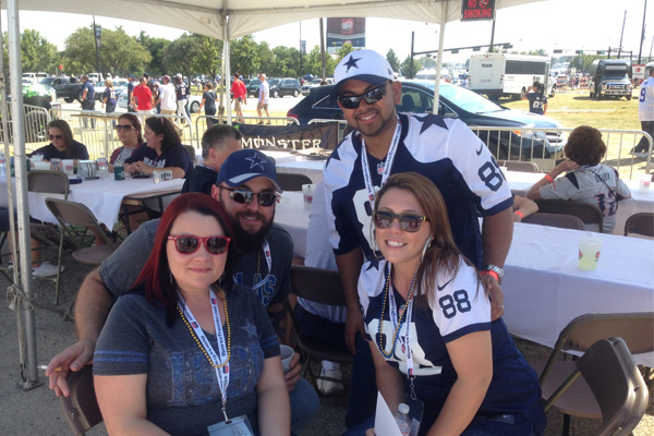 CowboysTailgateParty2-600x400