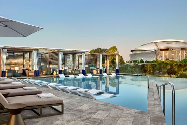 LoewsArlingtonPool600x400